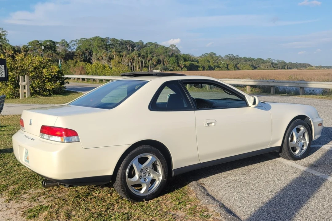 2001 Honda Prelude 5th Gen - Image 12 of 31