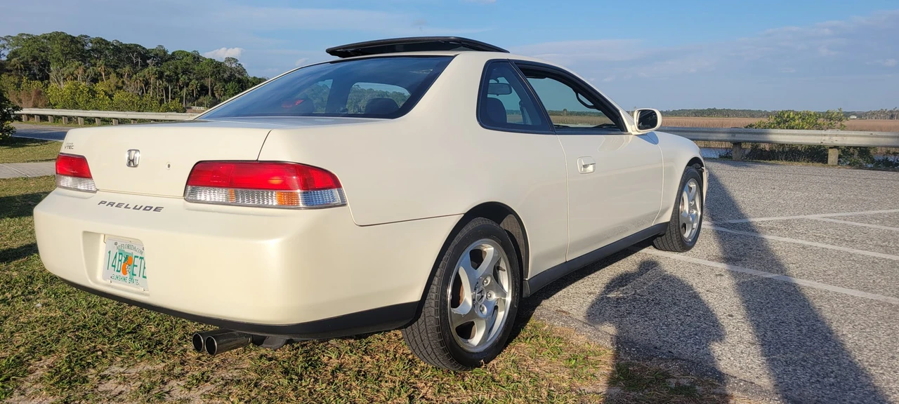 2001 Honda Prelude 5th Gen - Image 11 of 31