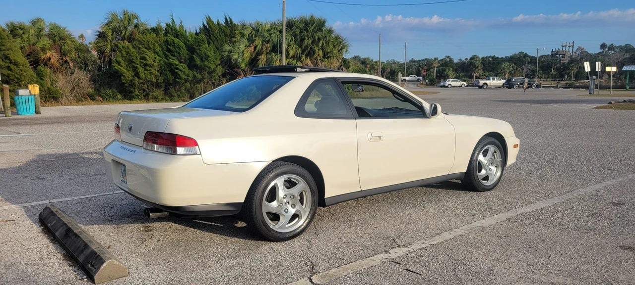 2001 Honda Prelude 5th Gen - Image 13 of 31