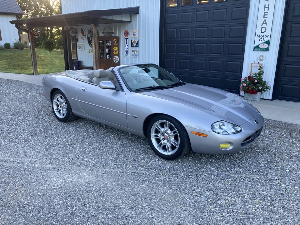 2001 Jaguar X100 XK8 - Image 11 of 31