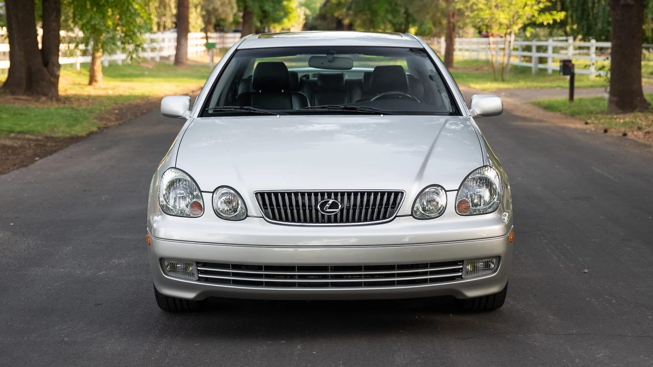 2001 Lexus GS 2nd Gen - Image 9 of 31