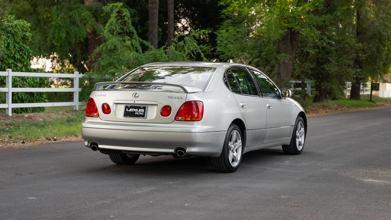 2001 Lexus GS 2nd Gen - Image 25 of 31