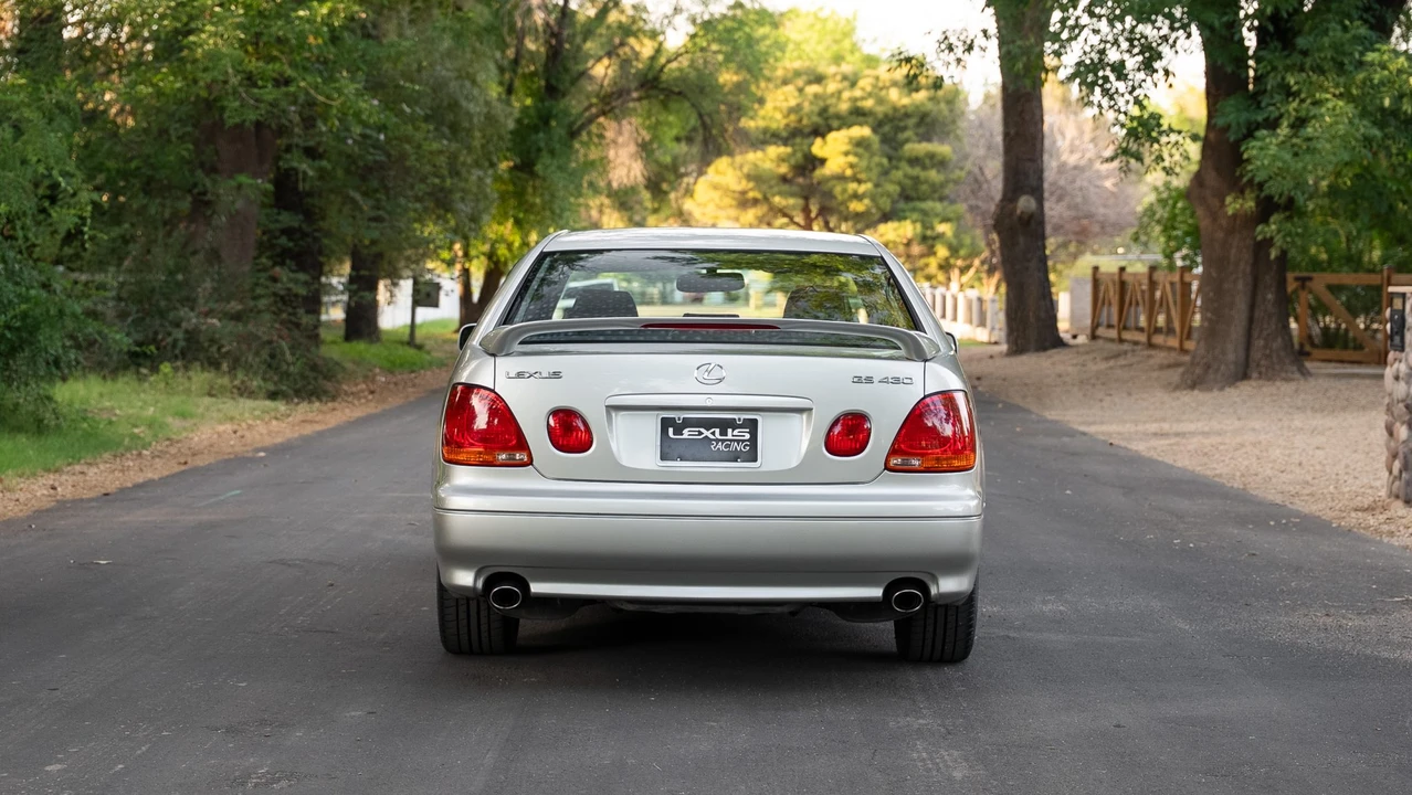 2001 Lexus GS 2nd Gen - Image 24 of 31