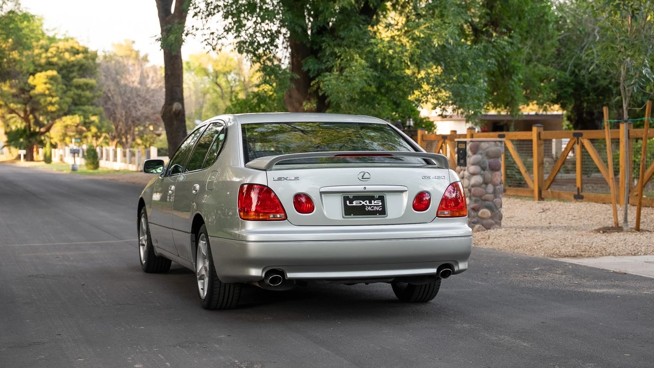 2001 Lexus GS 2nd Gen - Image 22 of 31