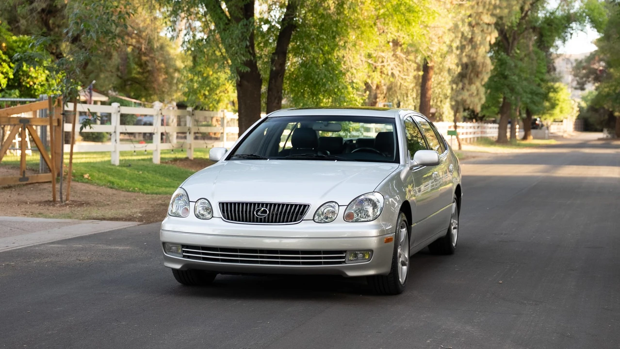 2001 Lexus GS 2nd Gen - Image 11 of 31