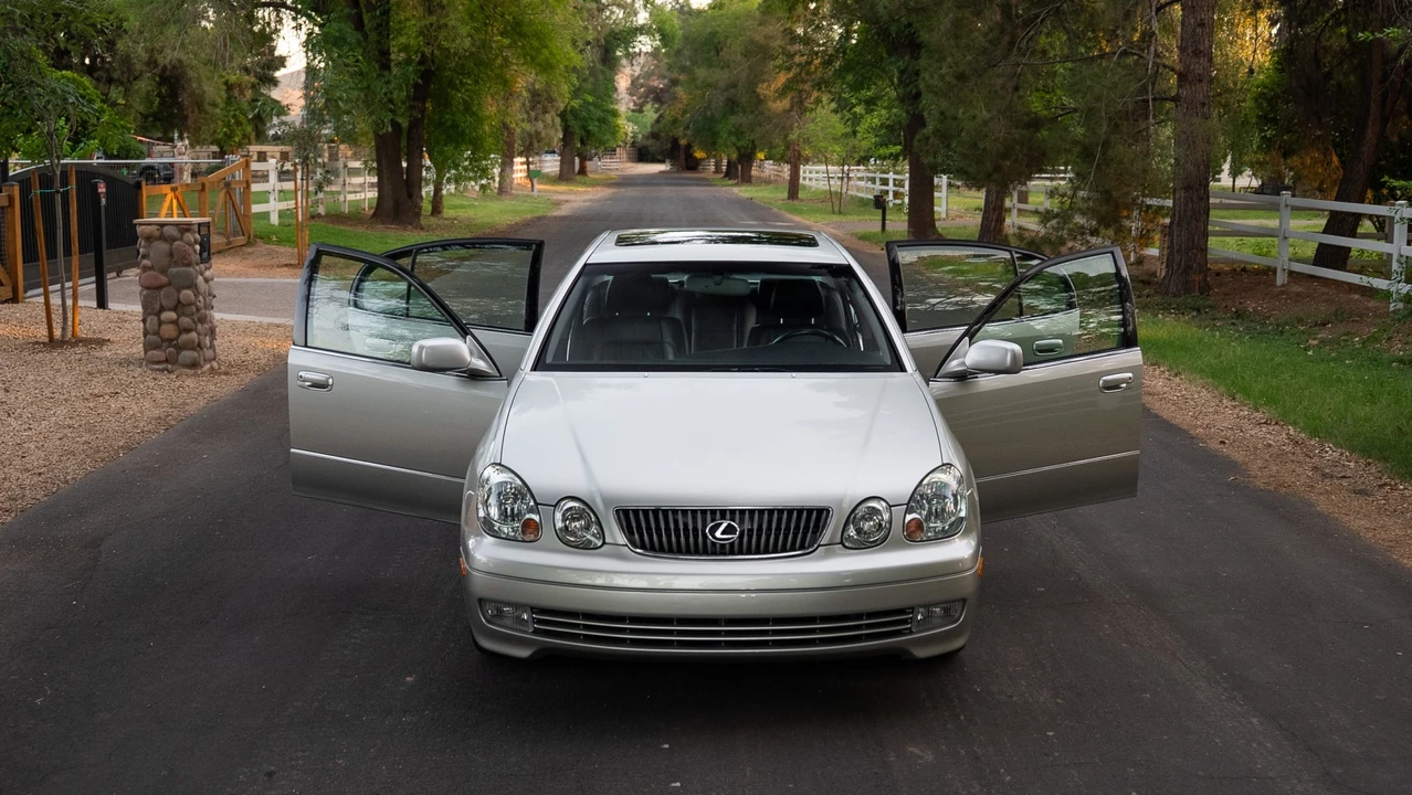 2001 Lexus GS 2nd Gen - Image 28 of 31