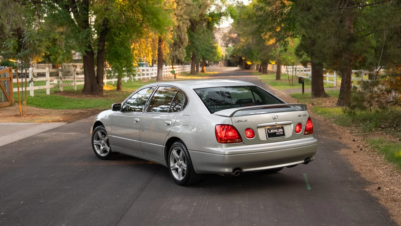 2001 Lexus GS 2nd Gen - Image 16 of 31