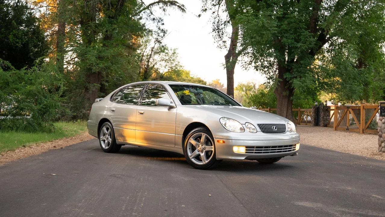 2001 Lexus GS 2nd Gen - Image 3 of 31