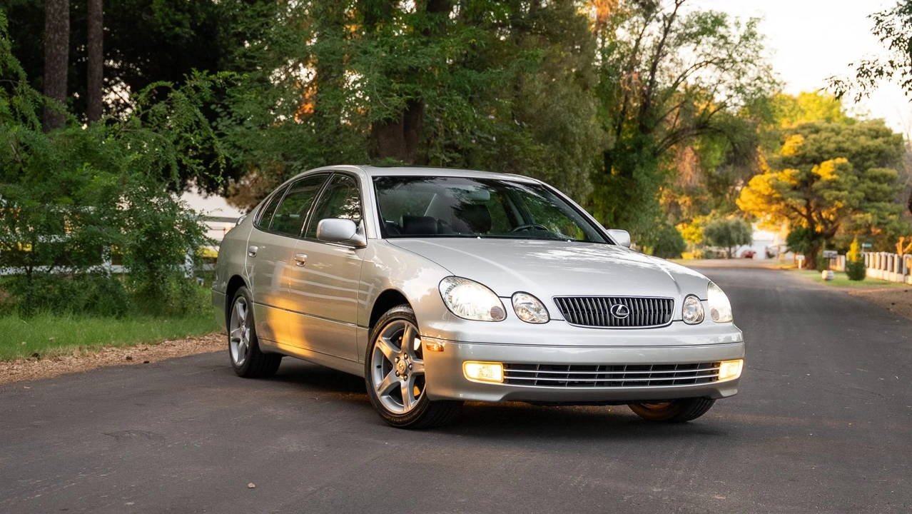 2001 Lexus GS 2nd Gen - Image 4 of 31