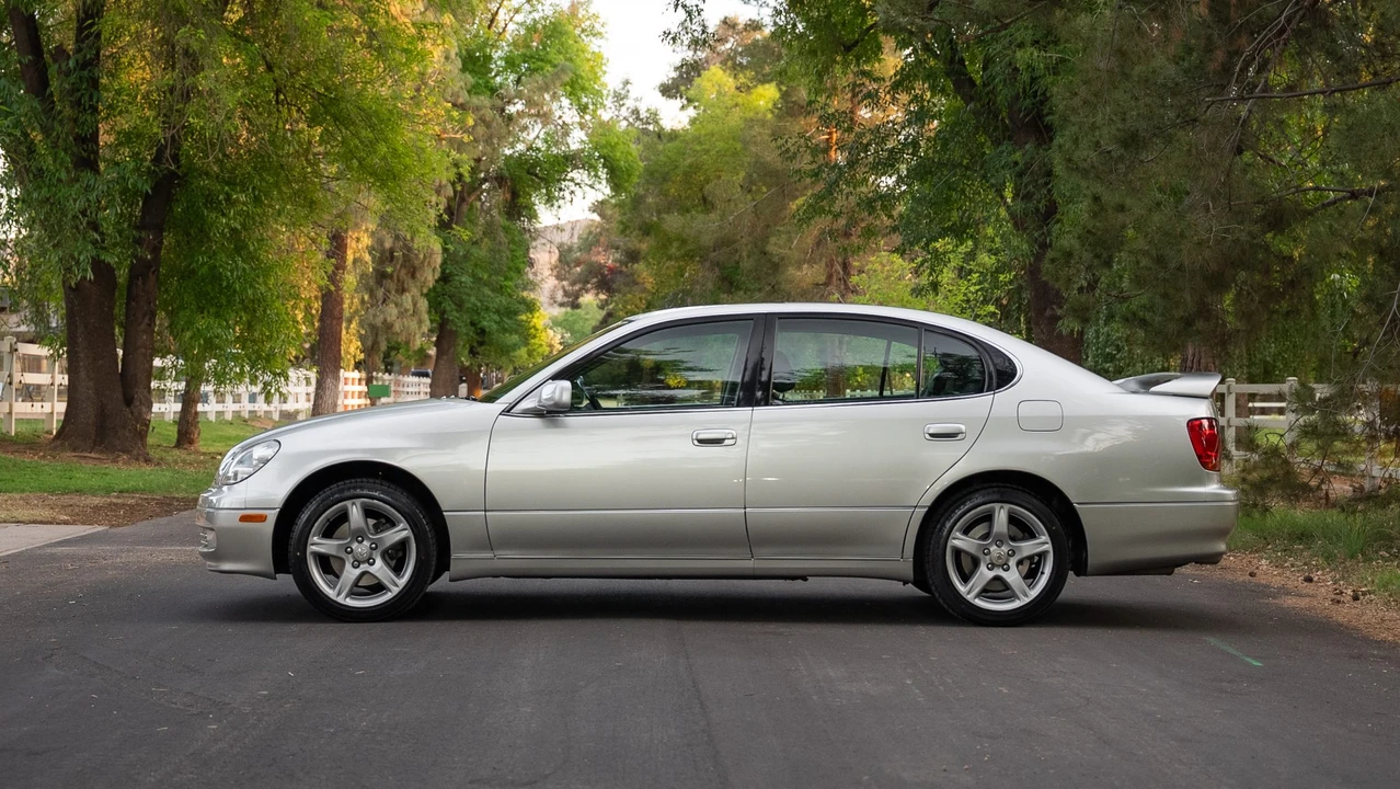 2001 Lexus GS 2nd Gen - Image 15 of 31