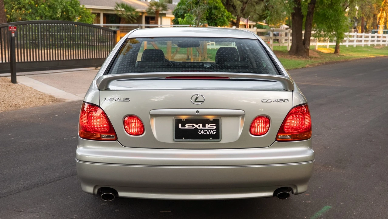 2001 Lexus GS 2nd Gen - Image 23 of 31