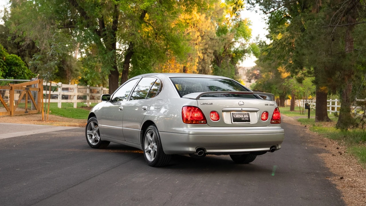 2001 Lexus GS 2nd Gen - Image 17 of 31