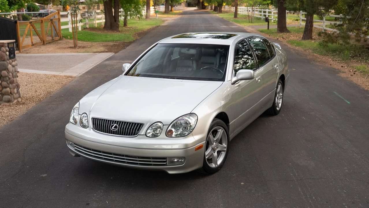 2001 Lexus GS 2nd Gen - Image 12 of 31