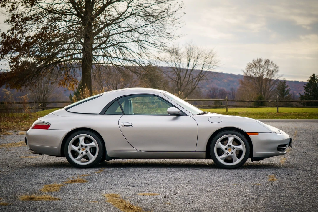2001 Porsche 996 Carrera - Image 8 of 31