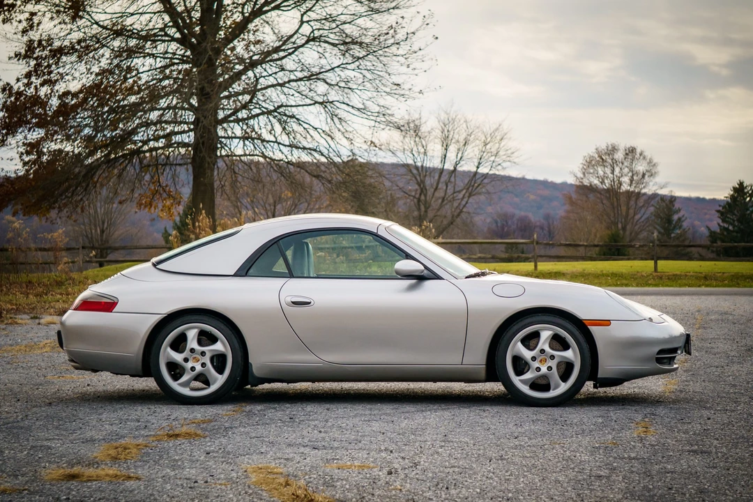 2001 Porsche 996 Carrera - Image 9 of 31