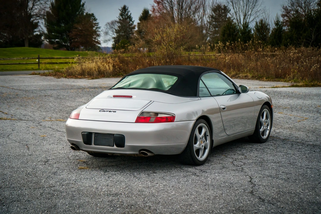 2001 Porsche 996 Carrera - Image 24 of 31