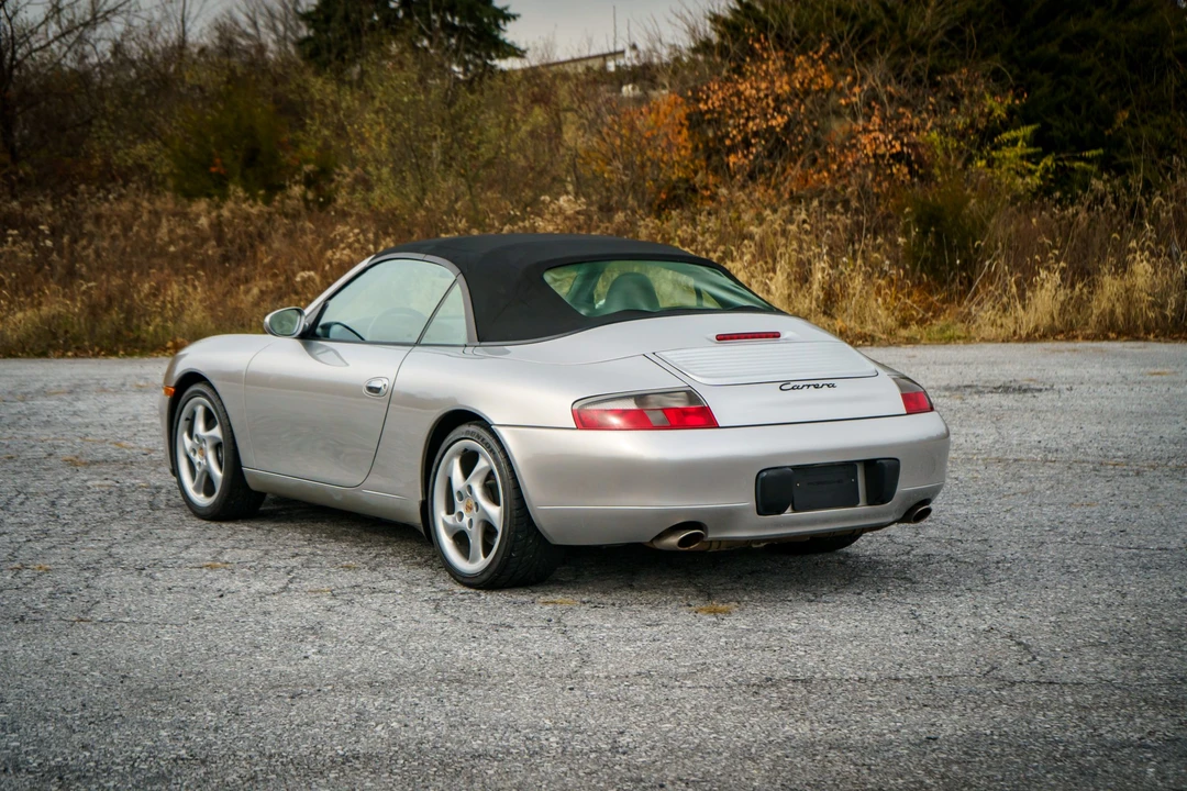 2001 Porsche 996 Carrera - Image 28 of 31