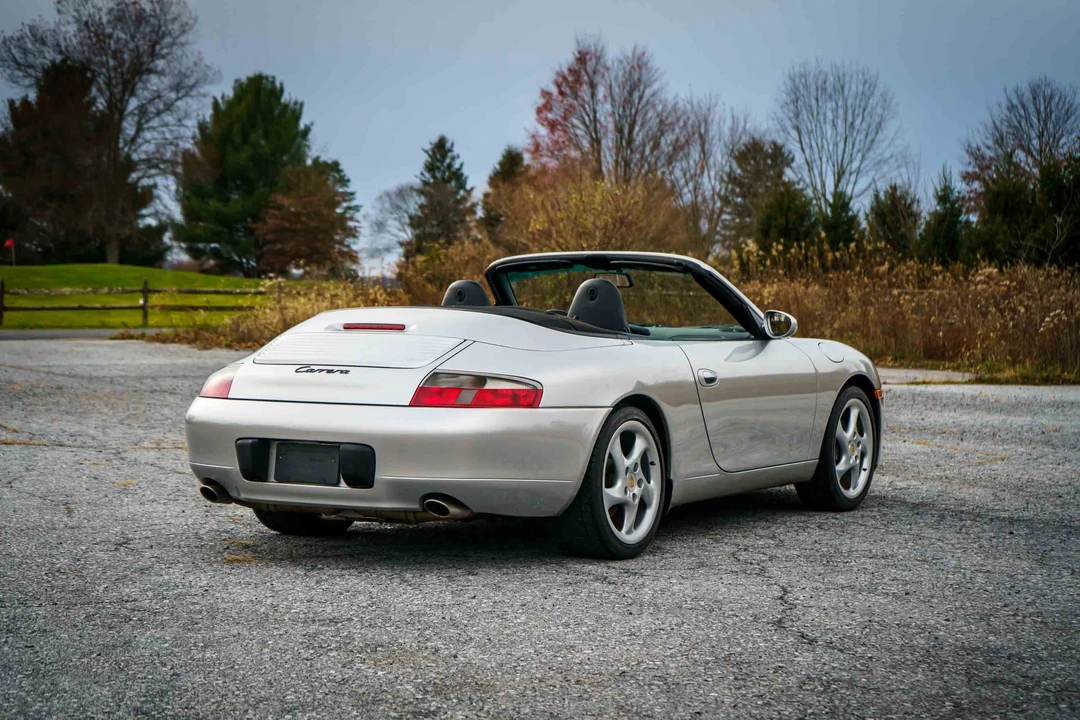 2001 Porsche 996 Carrera - Image 16 of 31