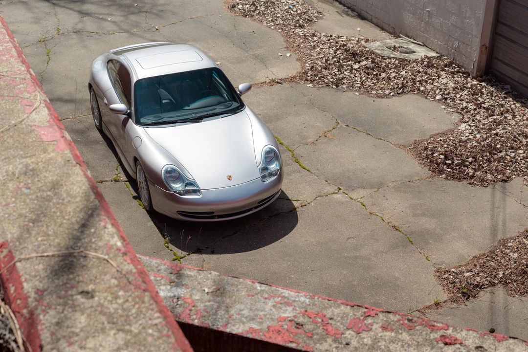 2001 Porsche 996 Carrera - Image 6 of 31