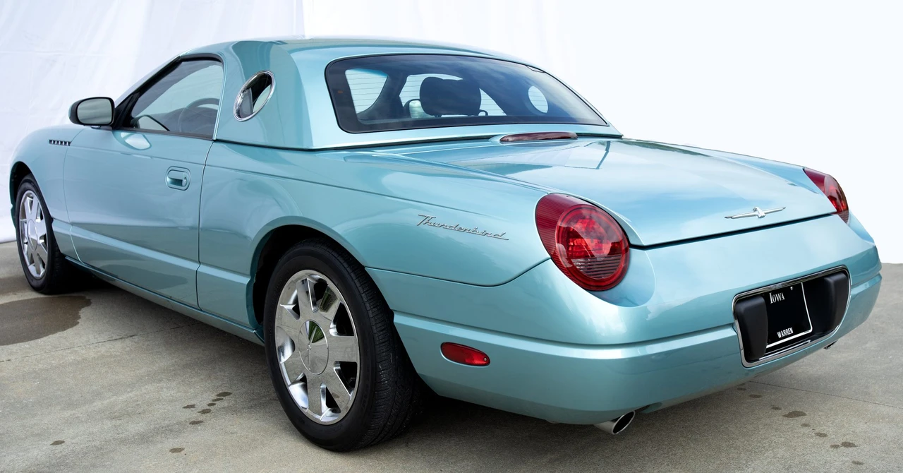 2002 Ford Thunderbird 11th Gen - Image 15 of 31
