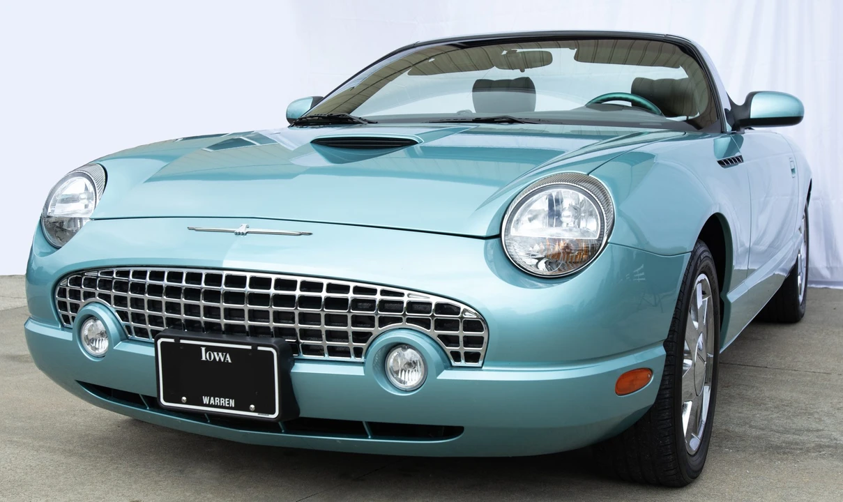 2002 Ford Thunderbird 11th Gen - Image 2 of 31
