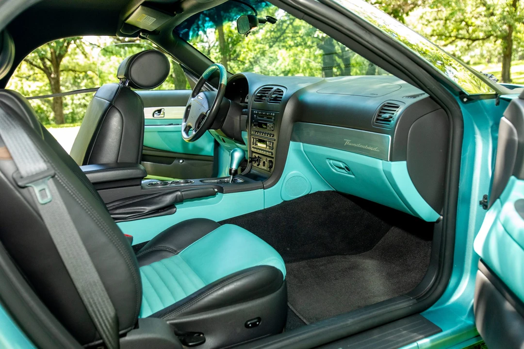 2002 Ford Thunderbird 11th Gen - Image 27 of 31