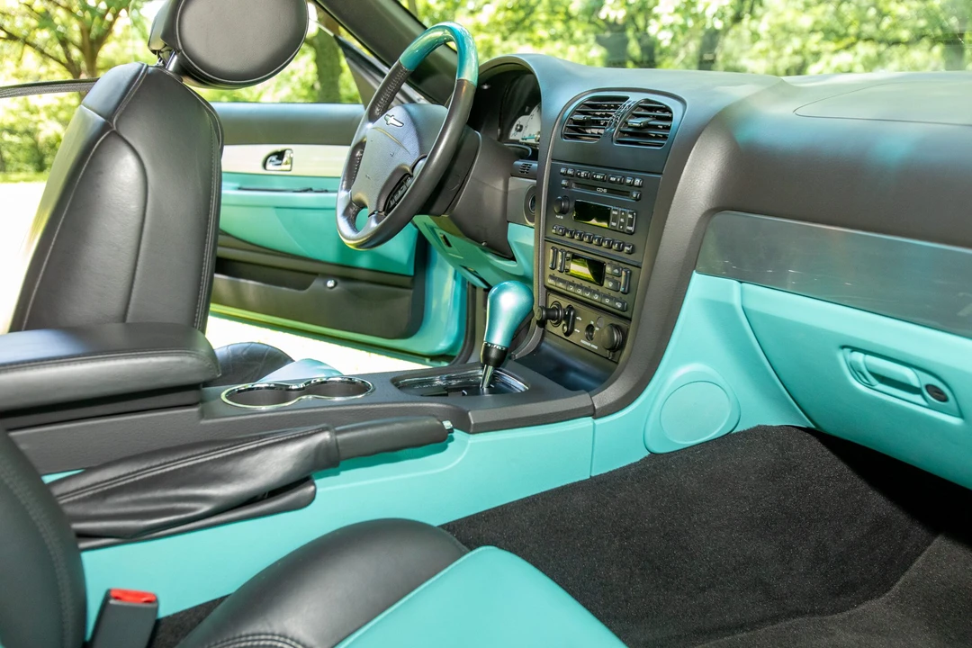 2002 Ford Thunderbird 11th Gen - Image 28 of 31