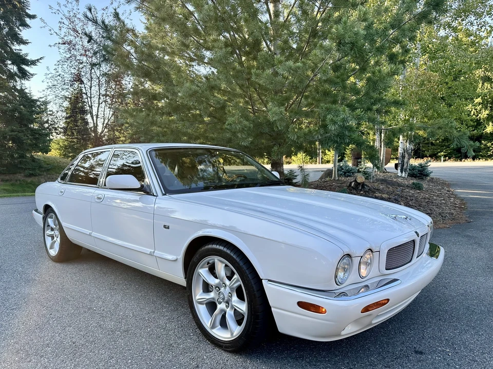 2002 Jaguar X308 XJR - Image 16 of 31