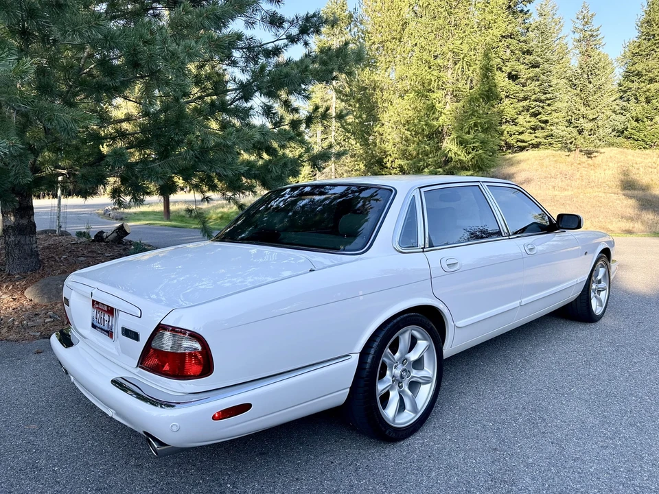 2002 Jaguar X308 XJR - Image 12 of 31