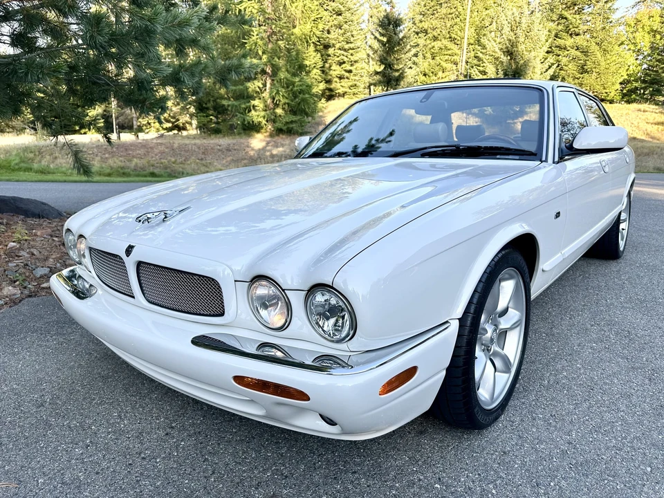 2002 Jaguar X308 XJR - Image 2 of 31