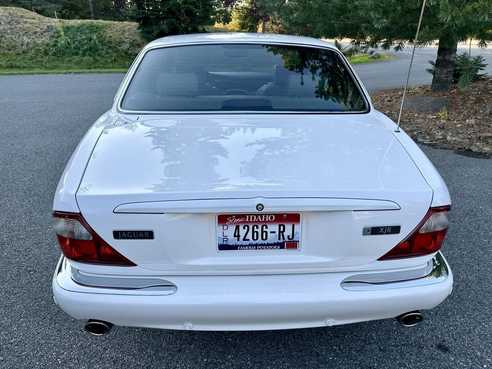 2002 Jaguar X308 XJR - Image 10 of 31
