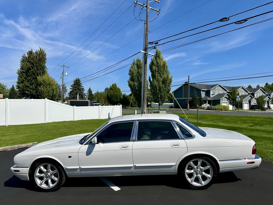 2002 Jaguar X308 XJR - Image 18 of 31