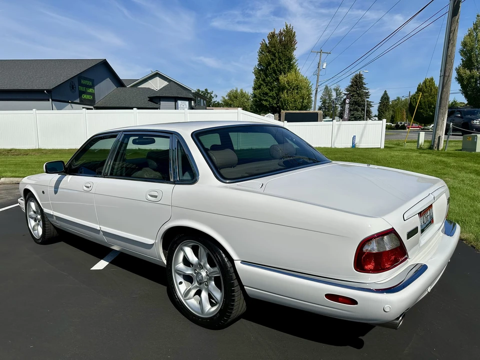 2002 Jaguar X308 XJR - Image 19 of 31