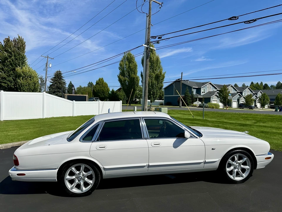 2002 Jaguar X308 XJR - Image 21 of 31