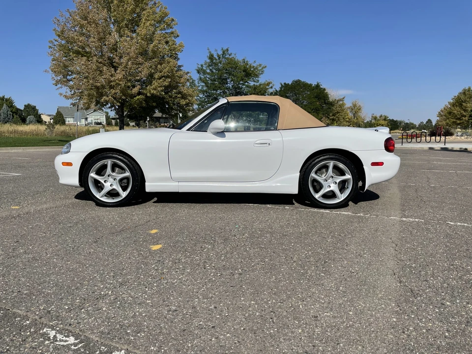 2002 Mazda NB MX-5 Miata - Image 9 of 31