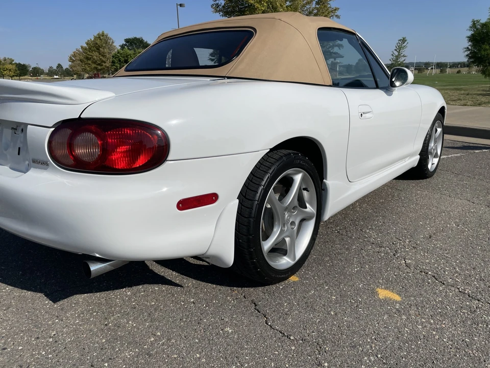 2002 Mazda NB MX-5 Miata - Image 25 of 31