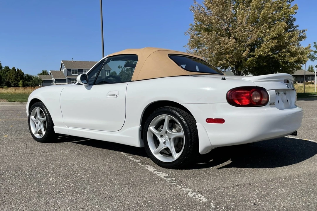 2002 Mazda NB MX-5 Miata - Image 8 of 31