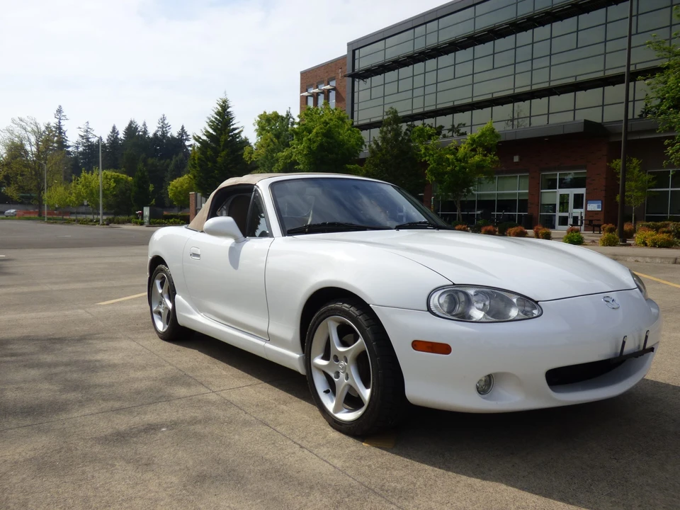 2002 Mazda NB MX-5 Miata - Image 7 of 31