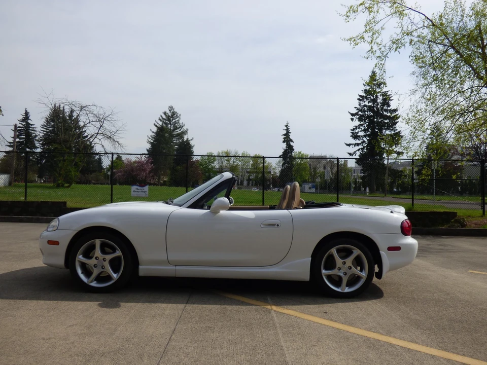 2002 Mazda NB MX-5 Miata - Image 3 of 31