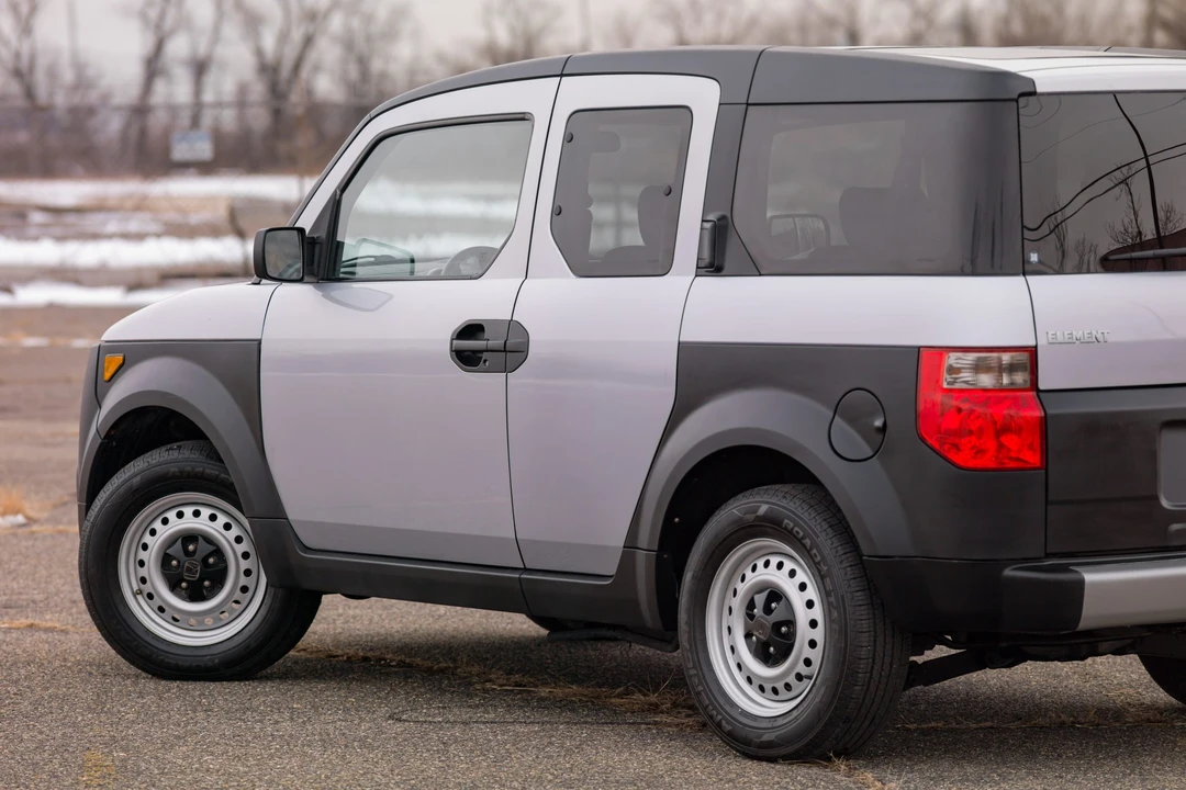 2003 Honda Element - Image 28 of 31