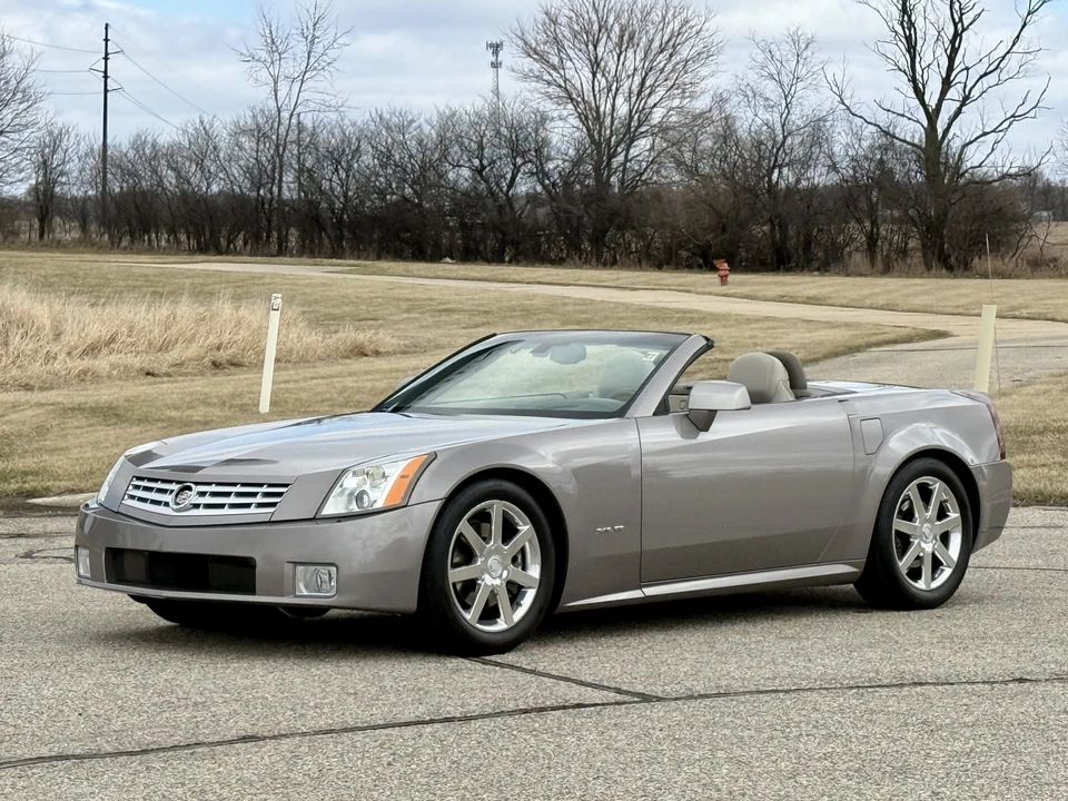 2004 Cadillac XLR - Image 13 of 31