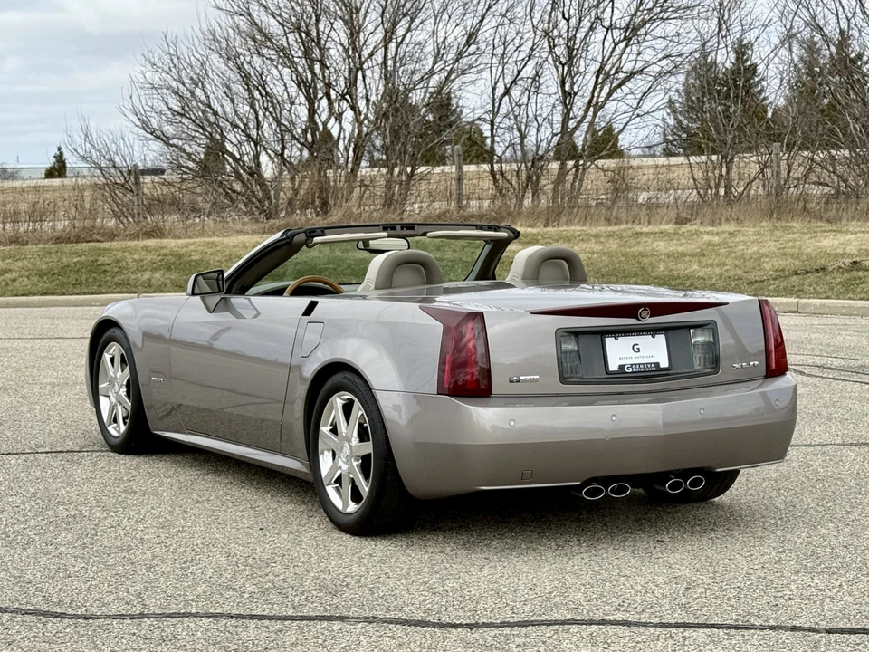 2004 Cadillac XLR - Image 17 of 31