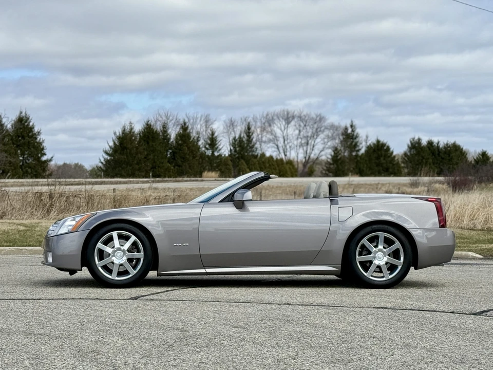 2004 Cadillac XLR - Image 15 of 31