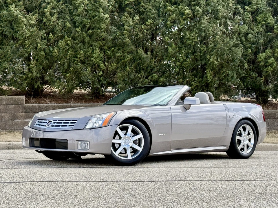 2004 Cadillac XLR - Image 3 of 31