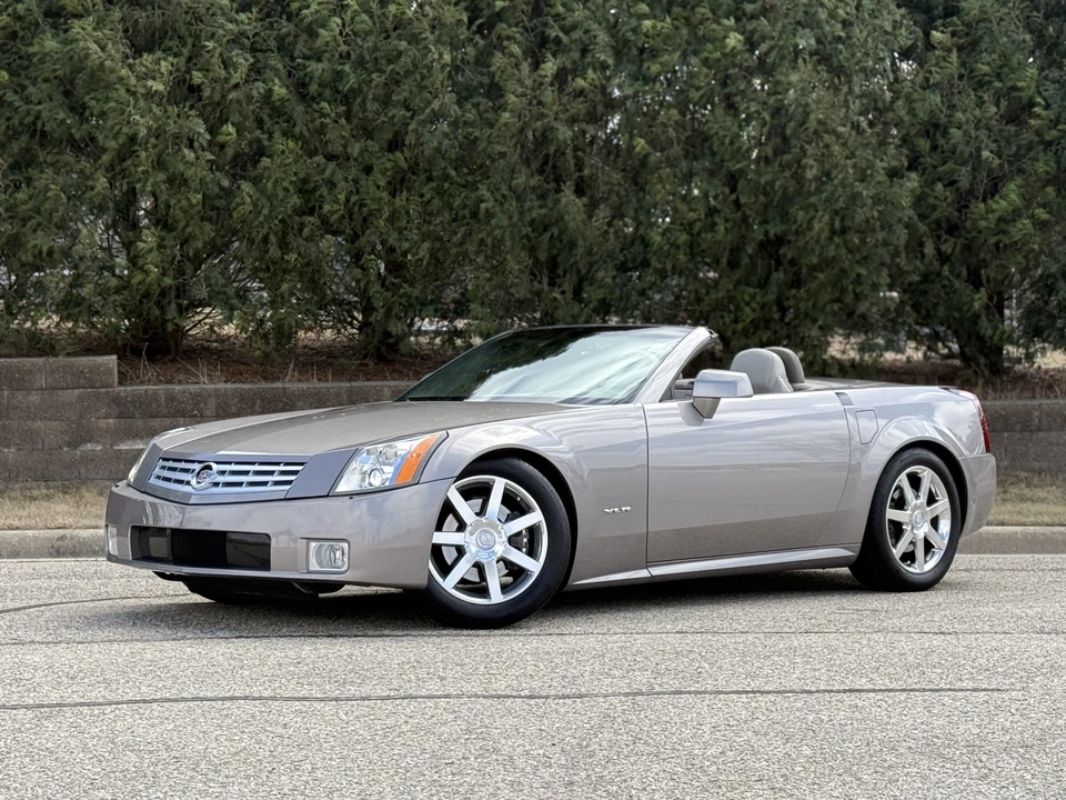2004 Cadillac XLR - Image 5 of 31