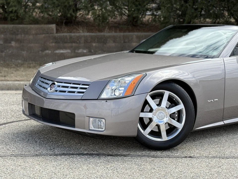 2004 Cadillac XLR - Image 27 of 31