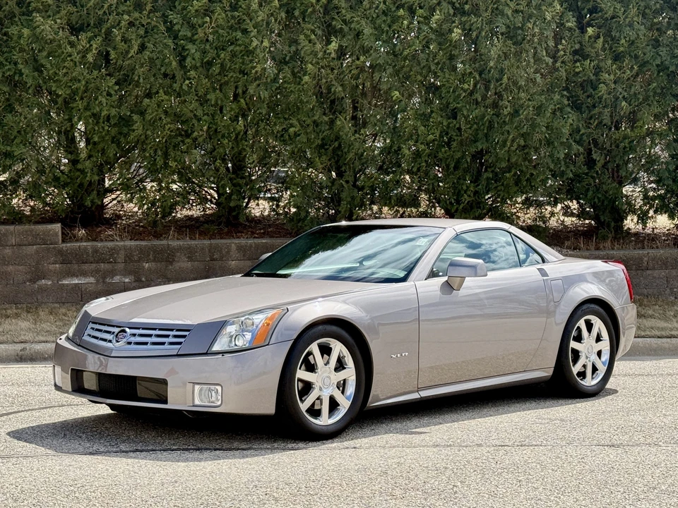 2004 Cadillac XLR - Image 22 of 31