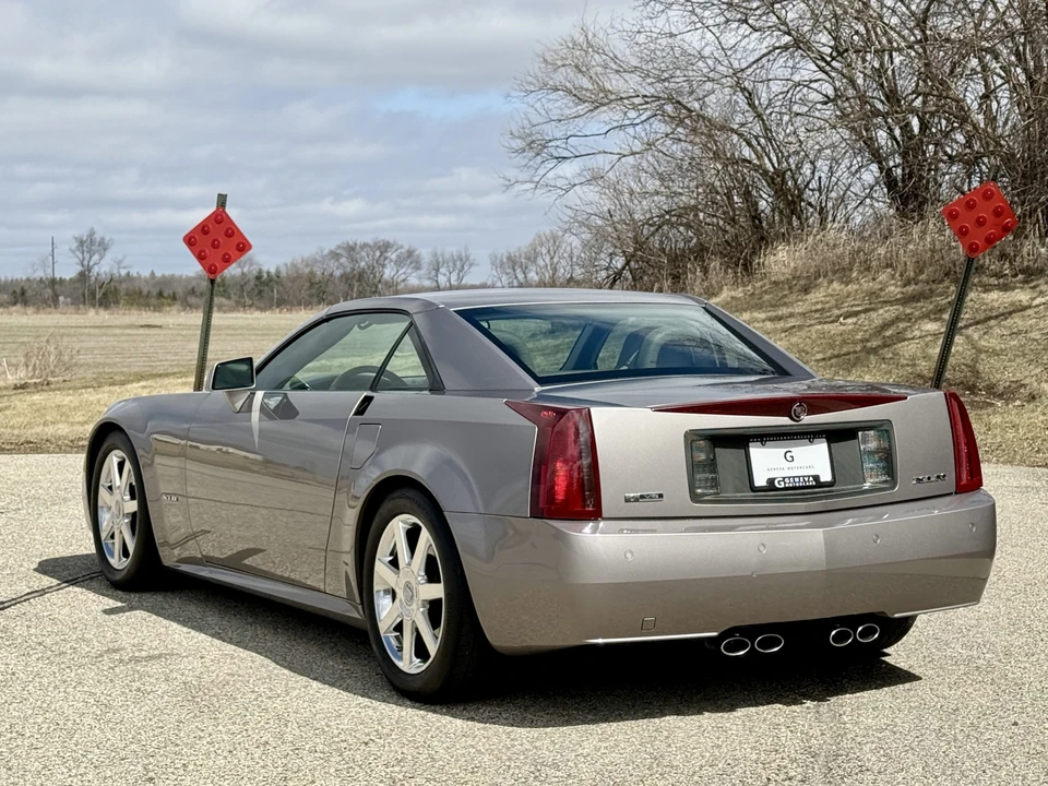 2004 Cadillac XLR - Image 24 of 31