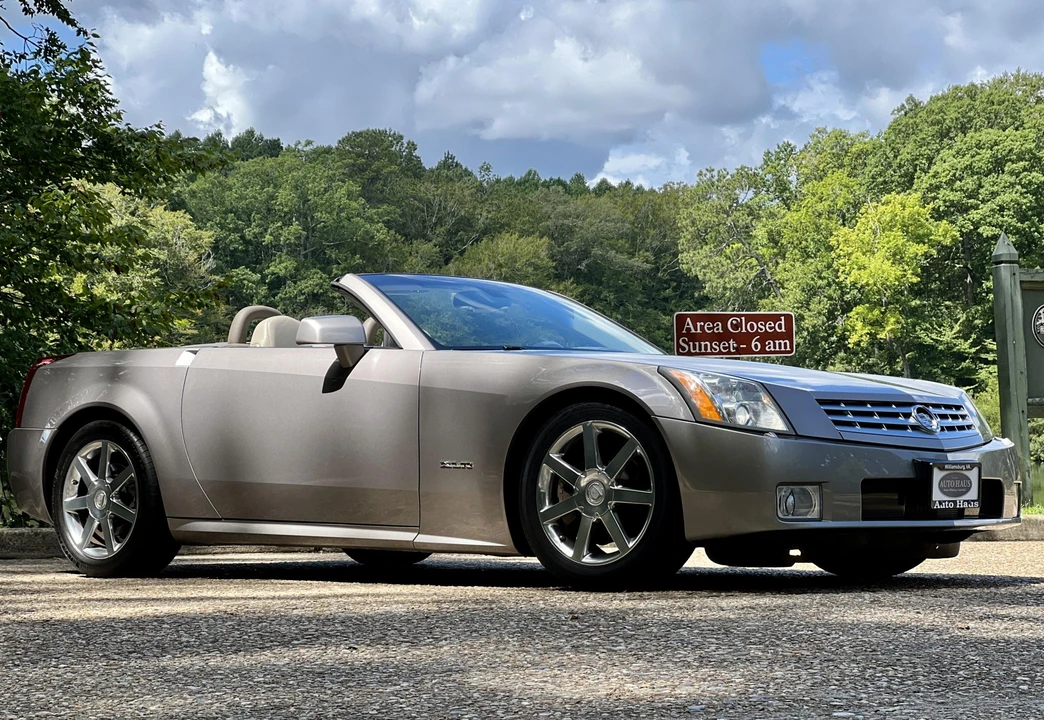 2004 Cadillac XLR - Image 12 of 31