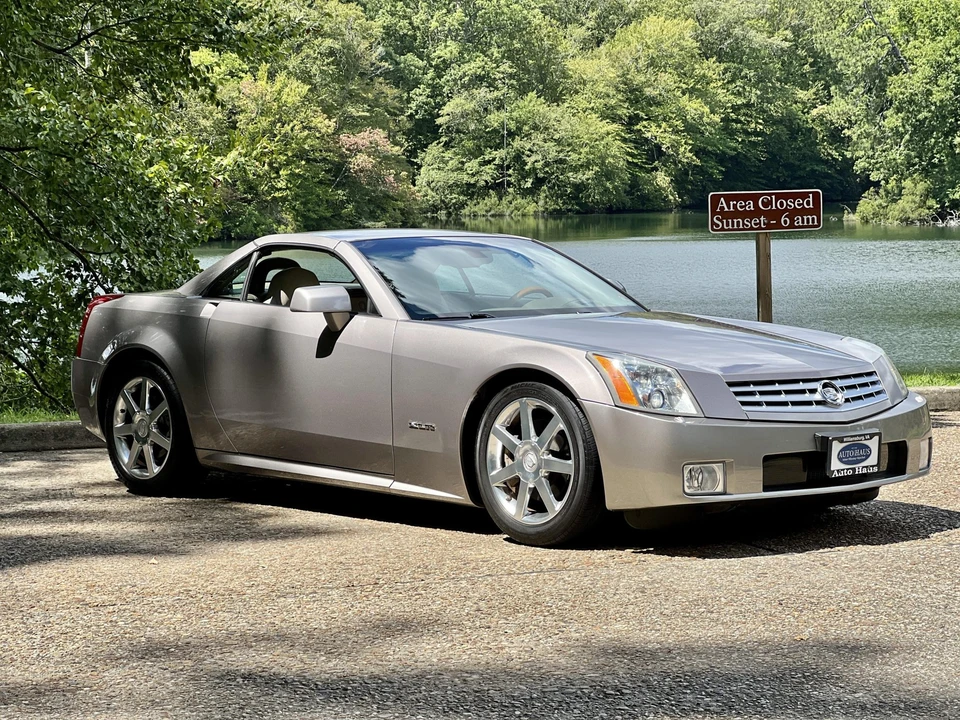 2004 Cadillac XLR - Image 18 of 31